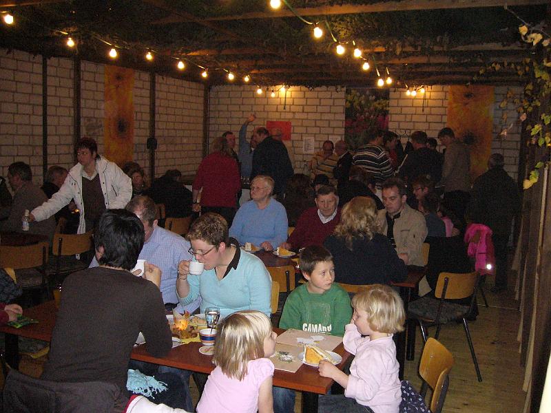 Mastholte 2008 127.jpg - Gastronomiebereich der Rassegeflügelschau Mastholte 2008